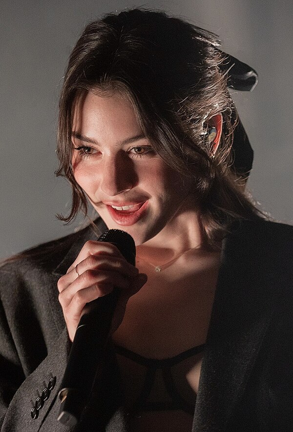 Is Gracie Abrams Queer? Gracie Abrams's Queer Identity Explained