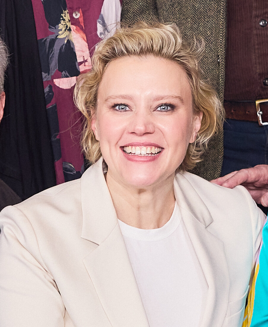 Is Kate McKinnon Lesbian? Kate McKinnon's Lesbian Identity Confirmed